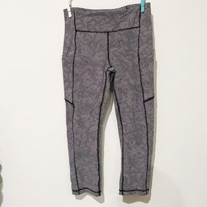 Lululemon Seawheeze crops